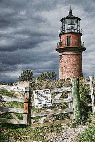 Post image for Aquinnah Lighthouse | Picture Massachusetts